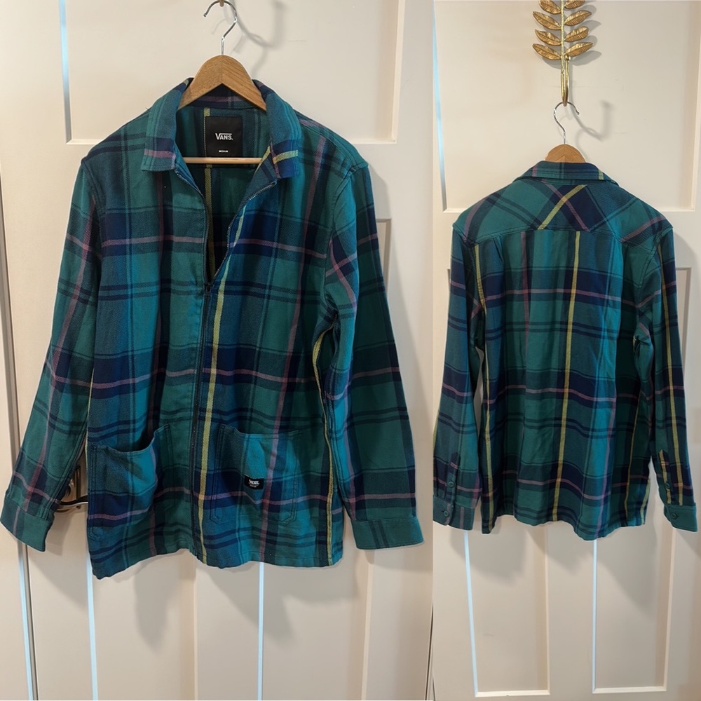 VANS Skateboarding Flannel Zip Up Shacket with Large front Pockets. Size M.